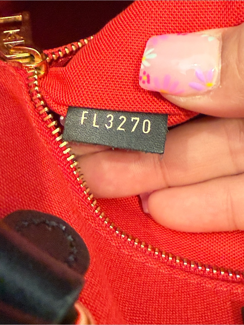 Louis Vuitton Monogram Giant Onthego Tote in Brown with Red Interior - Picture 16 of 16